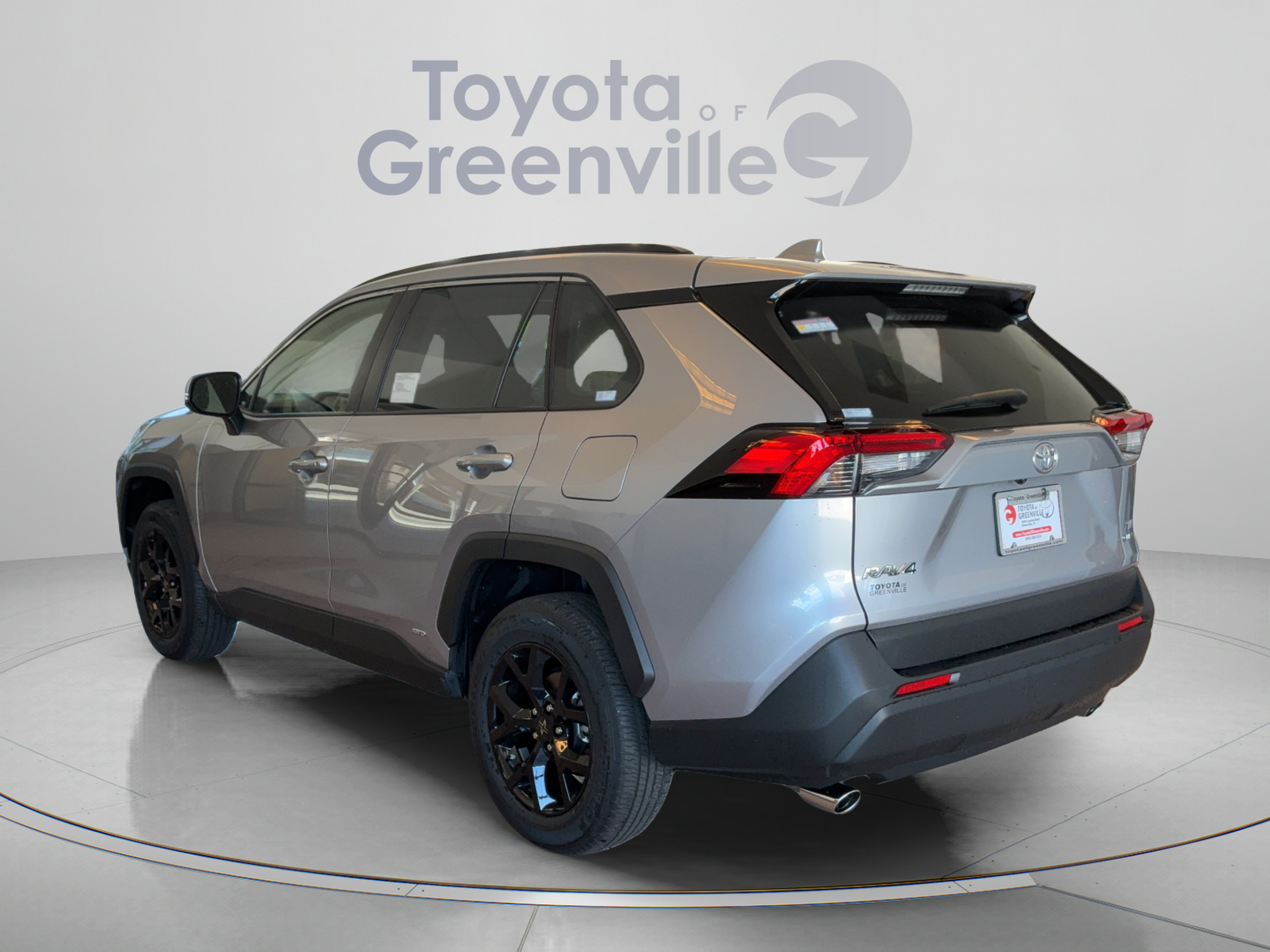 Used 2025 Toyota RAV4 XLE w/ Convenience Package AWD/4WD image 4