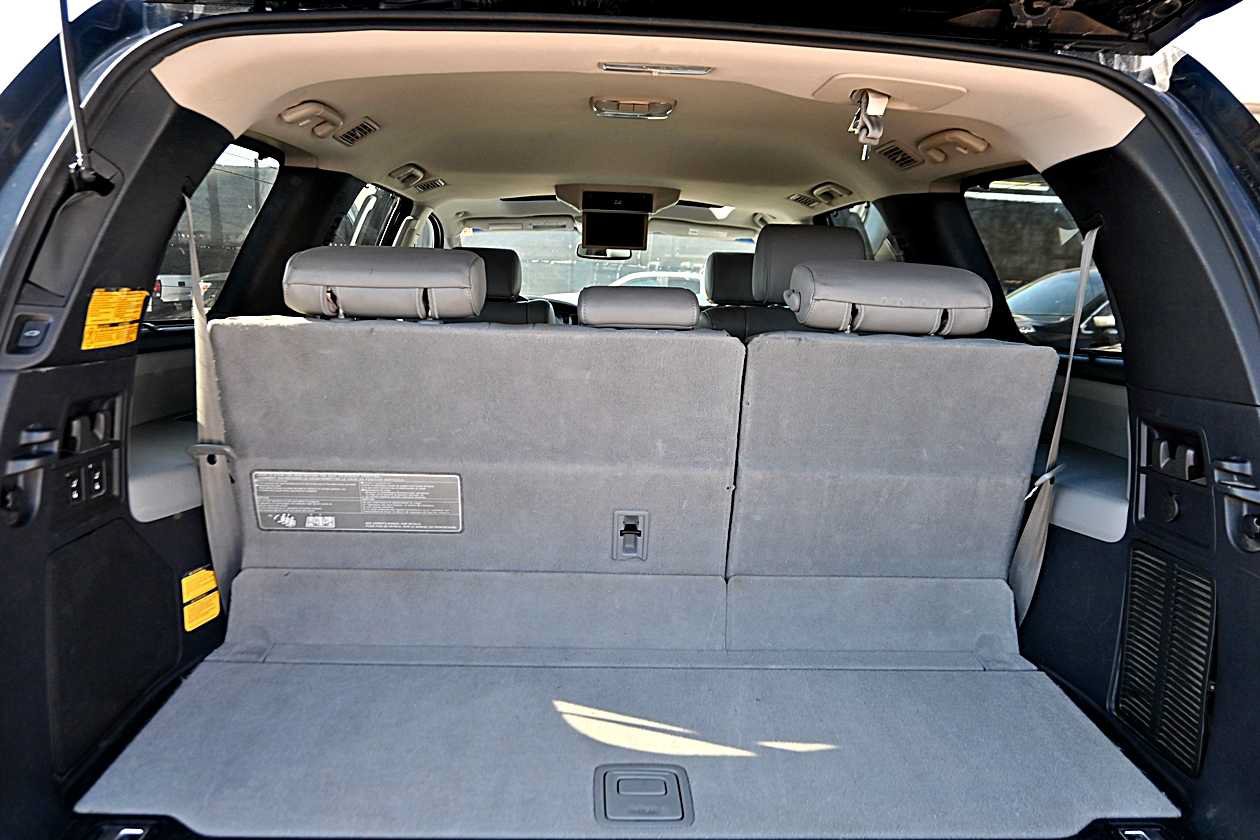 Used 2013 Toyota Sequoia Platinum AWD/4WD image 11