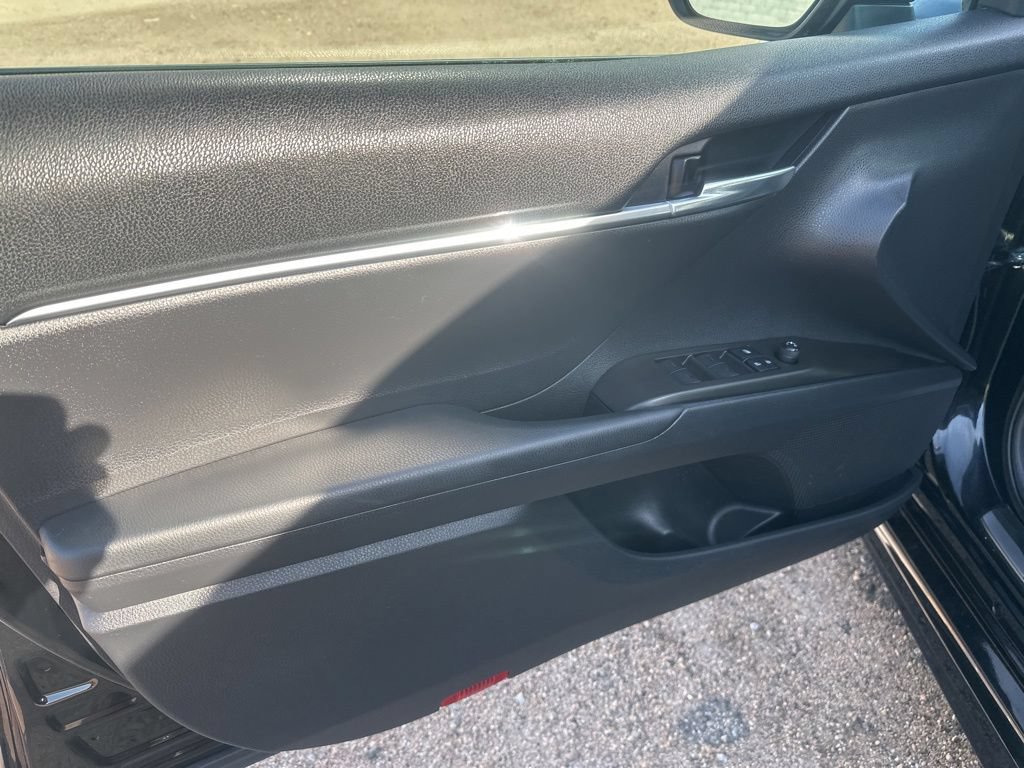 Used 2021 Toyota Camry SE FWD image 13