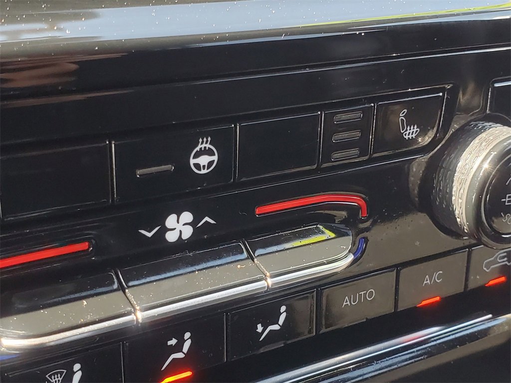 Used 2024 Jeep Grand Cherokee L Laredo image 25