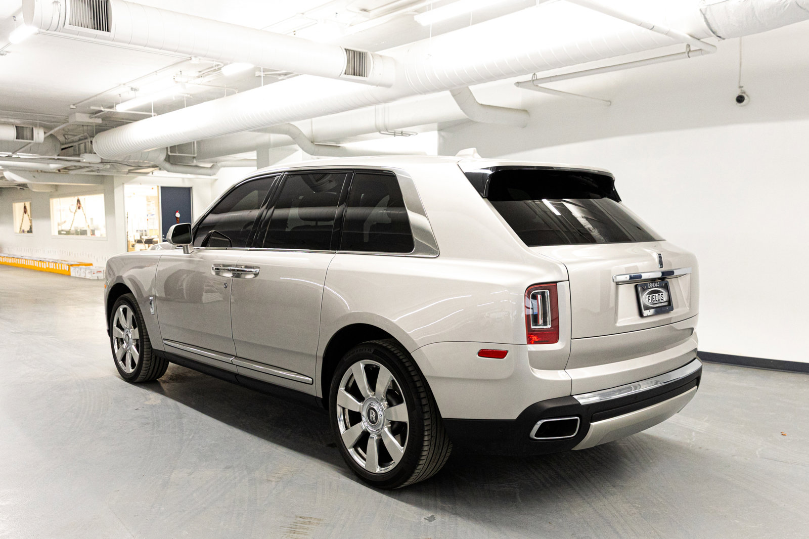 Used 2020 Rolls-Royce Cullinan image 3