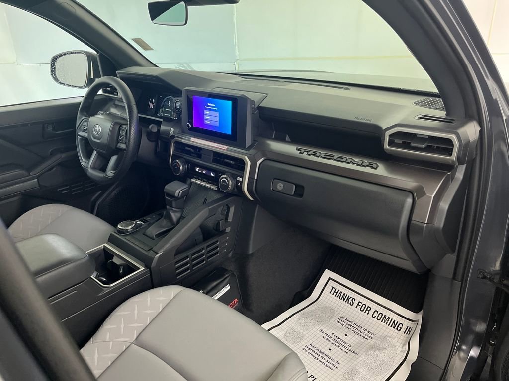 Used 2025 Toyota Tacoma SR5 image 21