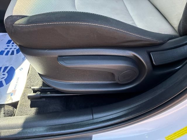 Used 2020 Hyundai Elantra GT FWD image 16