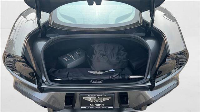 Used 2025 Aston Martin Vanquish image 3
