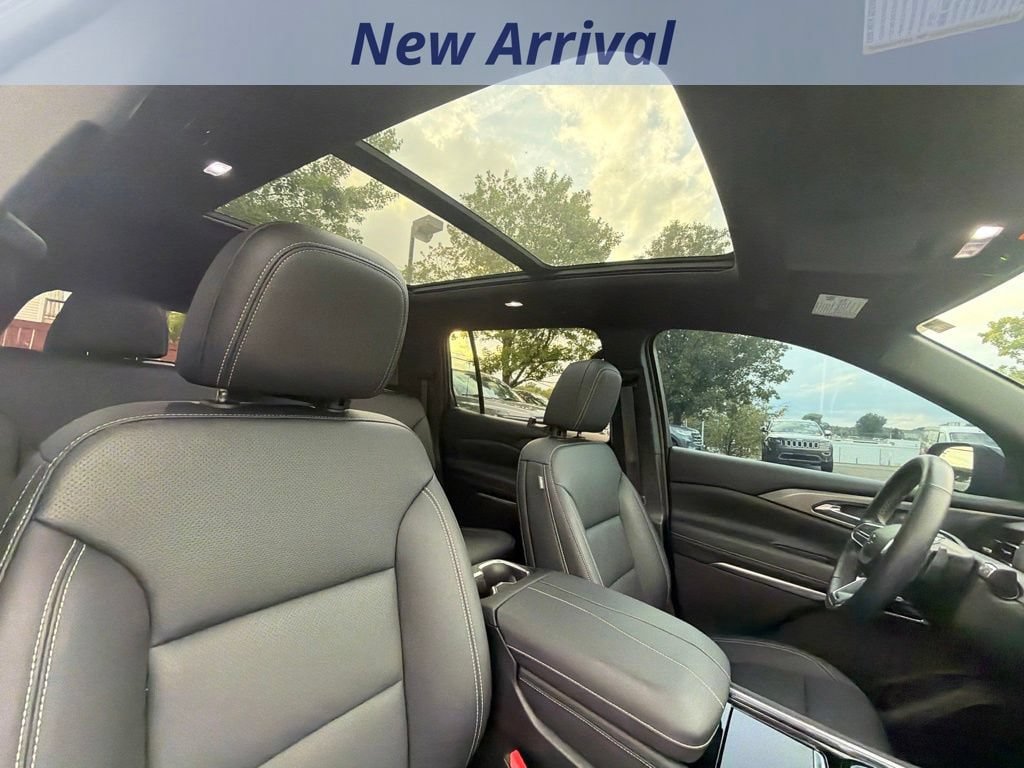 Used 2024 Chevrolet Traverse LT w/ Midnight/Sport Edition AWD/4WD image 6