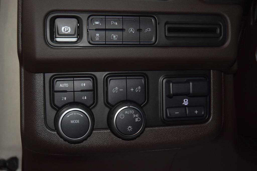 Used 2022 Chevrolet Tahoe LT w/ Luxury Package AWD/4WD image 34