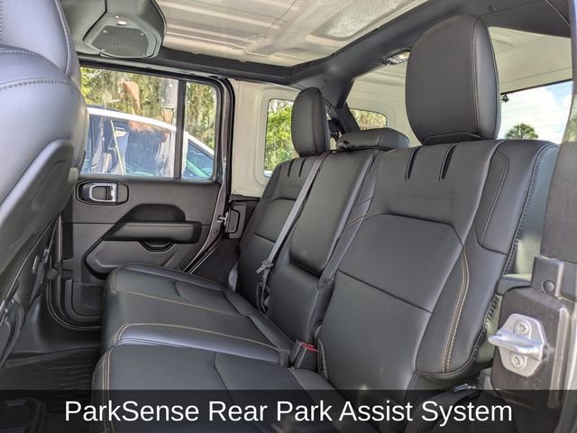 Used 2025 Jeep Wrangler Unlimited Sahara w/ Safety Group image 15