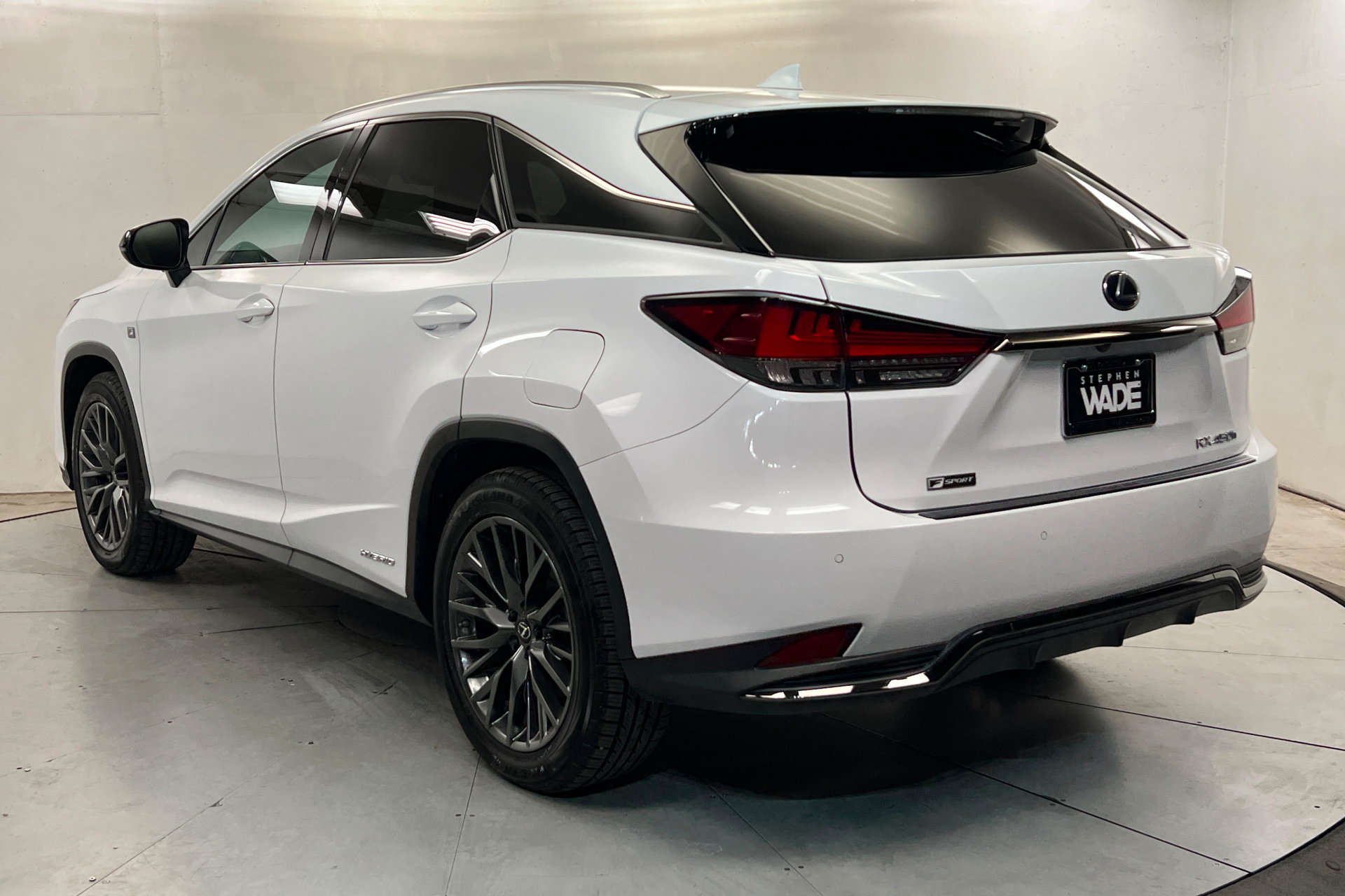 Used 2020 Lexus RX 450h F Sport w/ Accessory Package AWD/4WD image 3