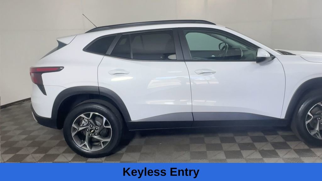 Used 2024 Chevrolet Trax LT w/ Driver Confidence Package FWD image 12