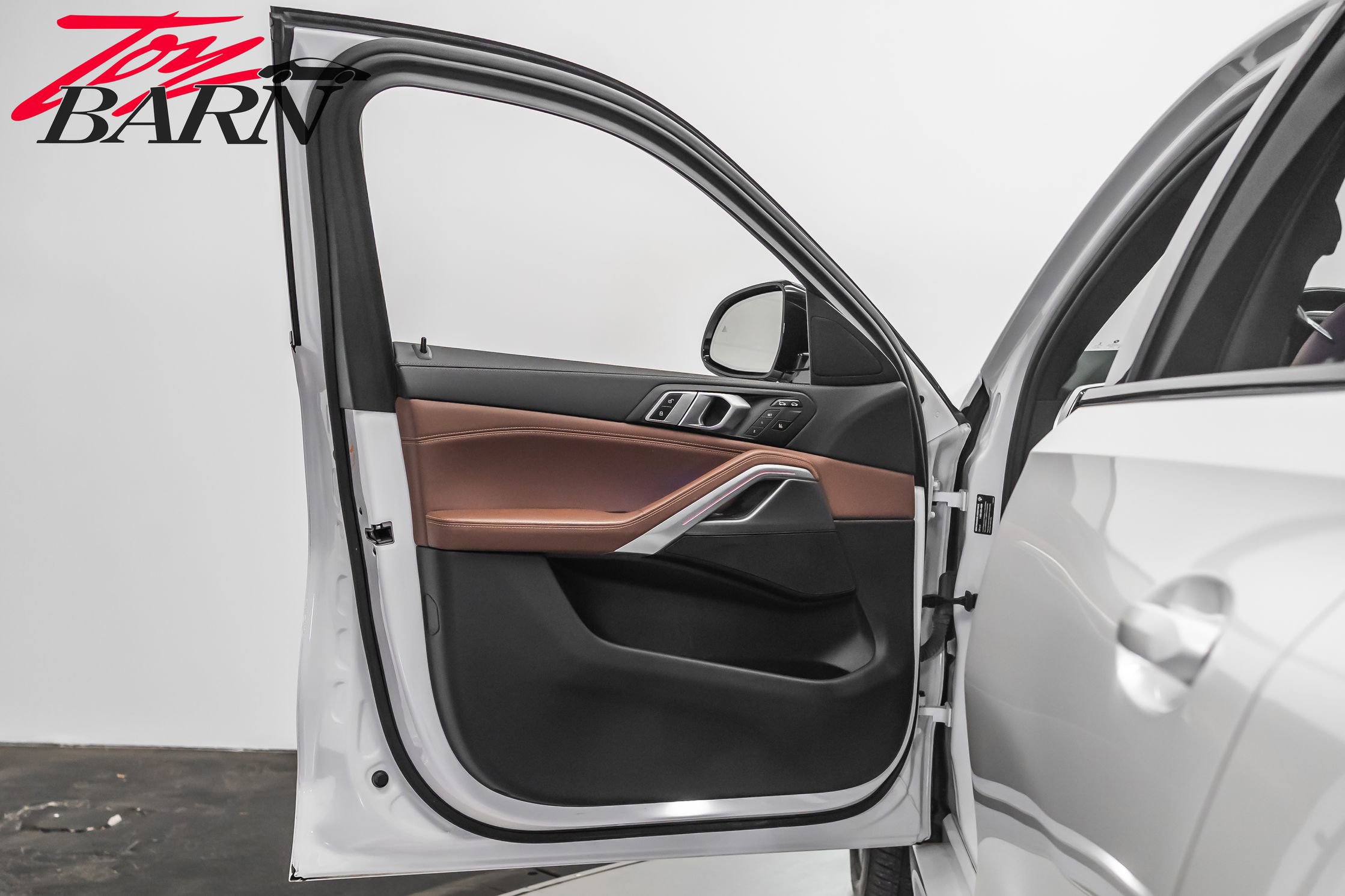 Used 2022 BMW X6 xDrive40i w/ Executive Package image 19