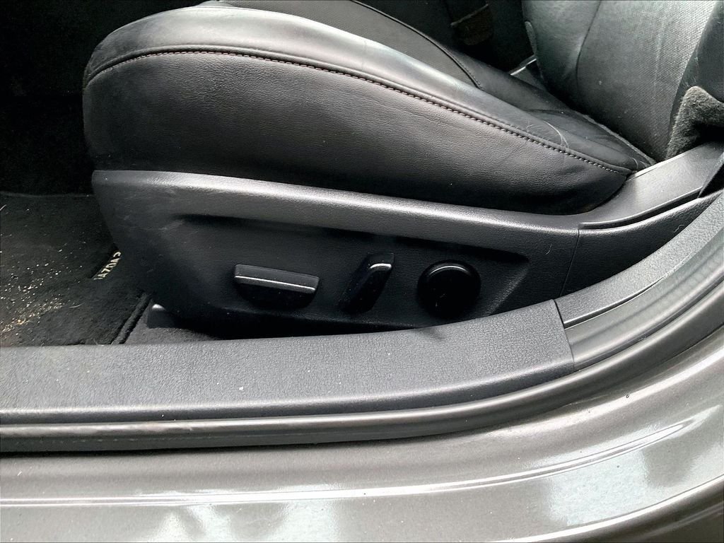 Used 2019 MAZDA MAZDA3 Hatchback w/ Premium Package FWD image 27