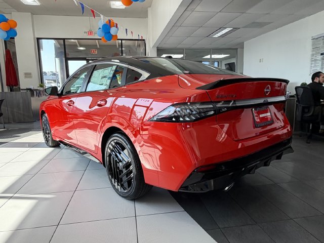 New 2027 Nissan Sentra SR w/ Floor Mat Package FWD image 5