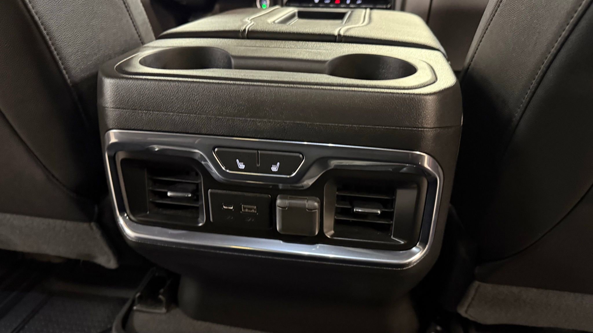 Used 2020 Chevrolet Silverado 2500 LTZ w/ LTZ Convenience Package image 27