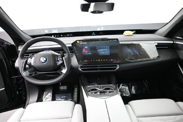 New 2027 BMW X5 xDrive40i w/ M Sport Professional Package AWD/4WD image 14