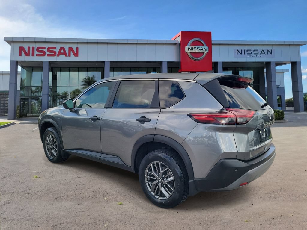 Used 2023 Nissan Rogue S FWD image 4