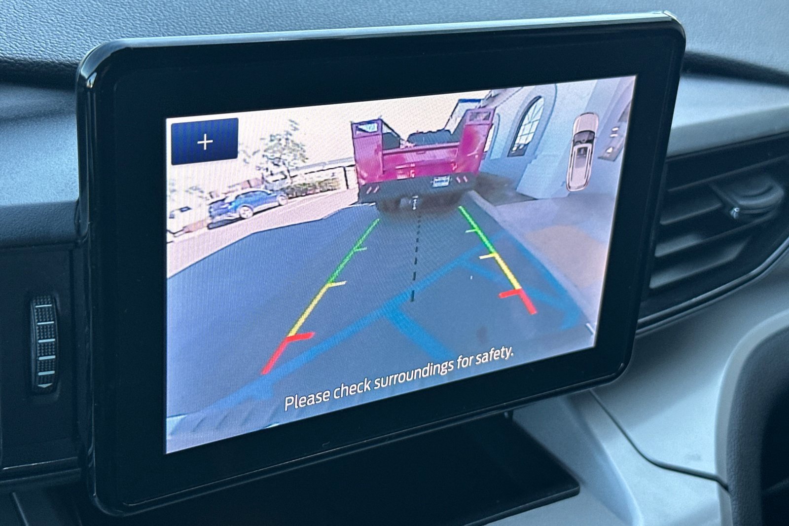 Used 2024 Ford Explorer XLT image 20