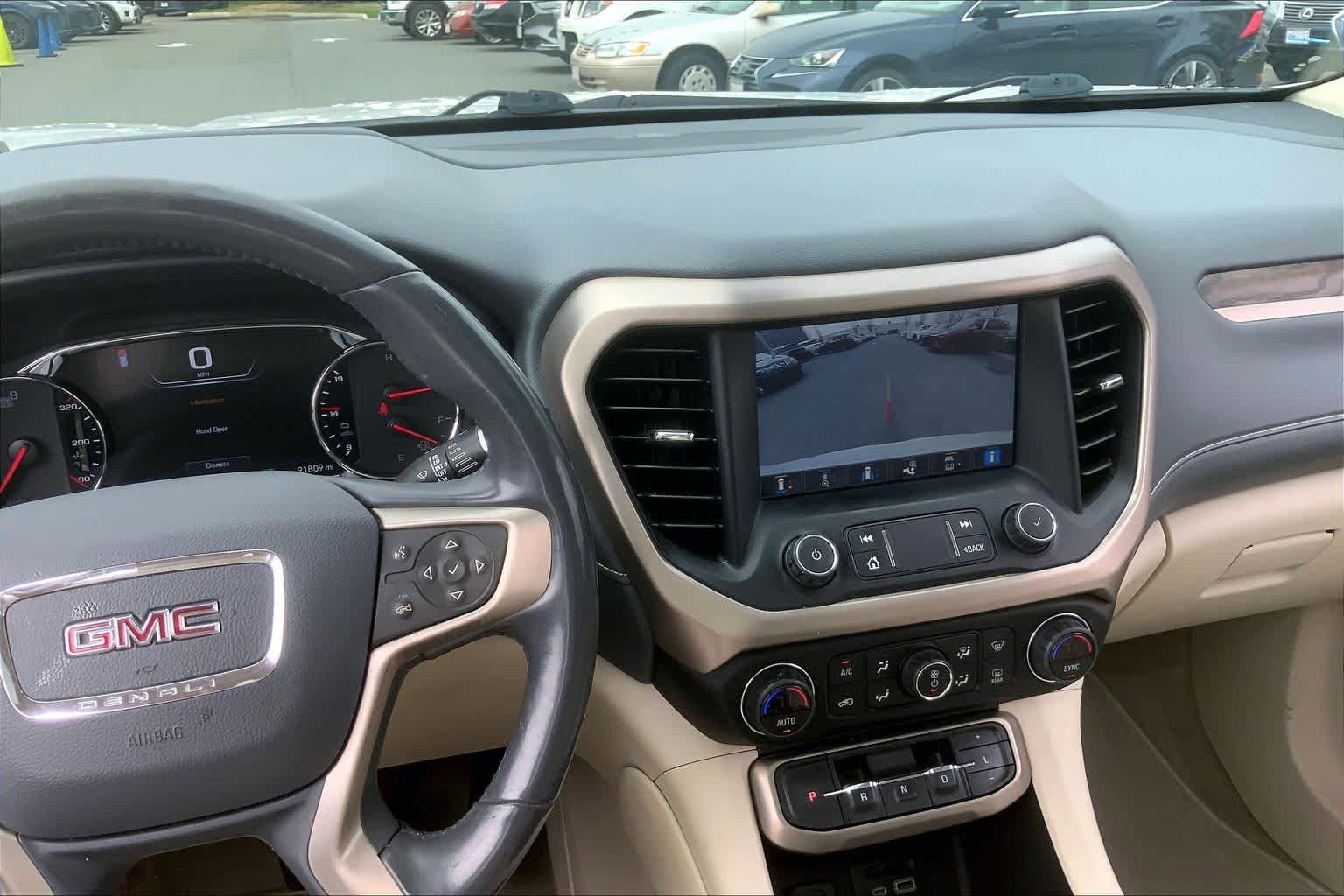Used 2021 GMC Acadia Denali w/ Denali Ultimate Package AWD/4WD image 7