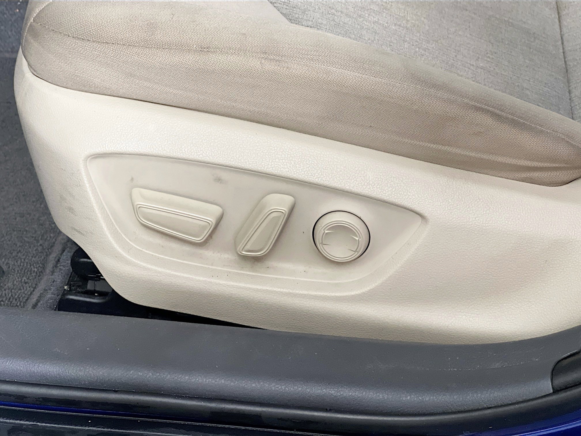 Used 2018 Toyota Camry LE image 15