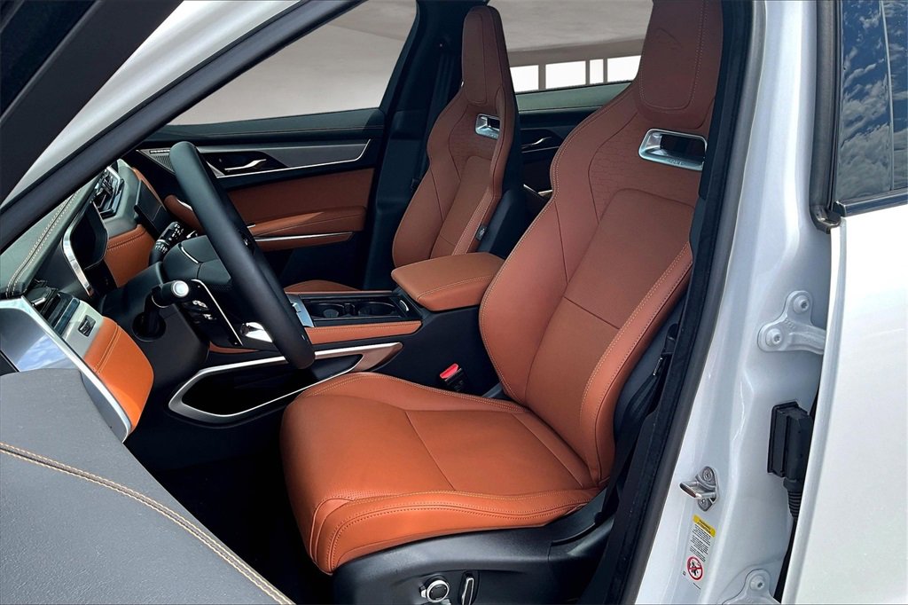 New 2026 Jaguar F-PACE R-Dynamic S image 9