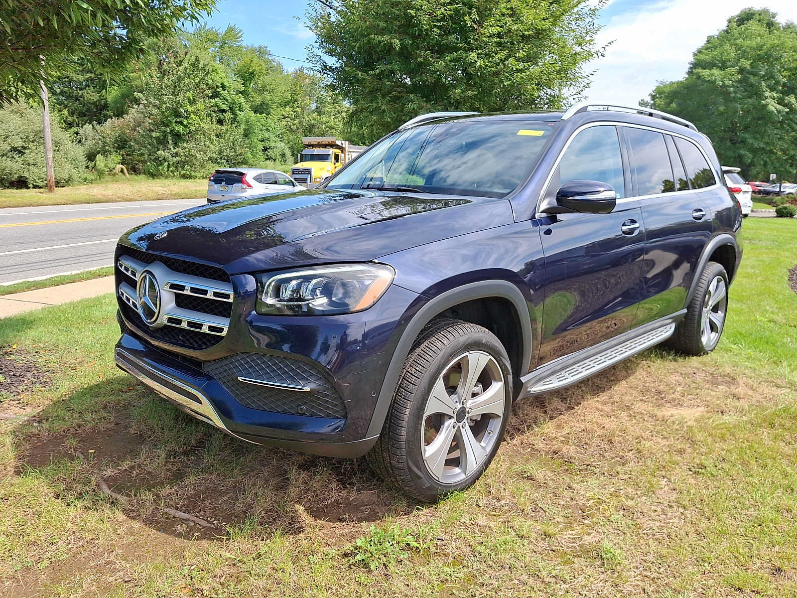 Used 2022 Mercedes-Benz GLS 450 4MATIC image 3