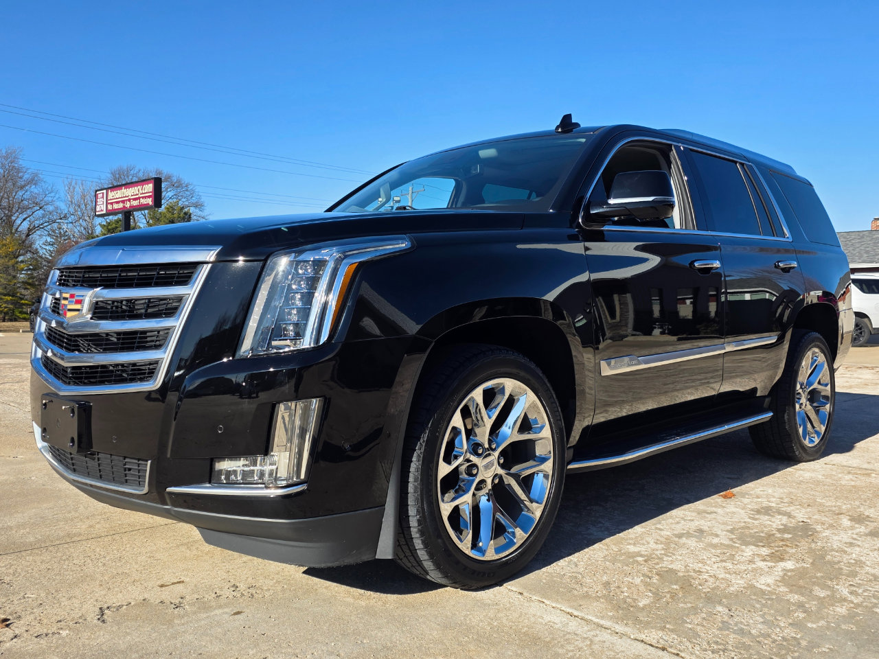 Used 2020 Cadillac Escalade Luxury image 2