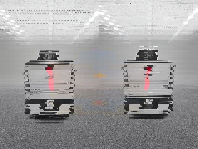 Used 2021 Chevrolet Silverado 1500 High Country w/ Technology Package image 7