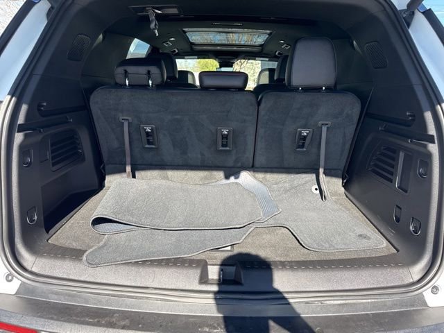 Used 2024 Chevrolet Traverse Z71 w/ Enhanced Driving Package image 12
