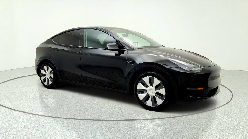 Used 2024 Tesla Model Y Long Range AWD/4WD image 3