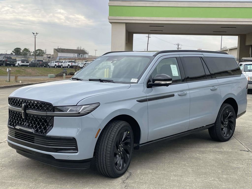 New 2026 Lincoln Navigator L Reserve w/ Jet Appearance Package image 7