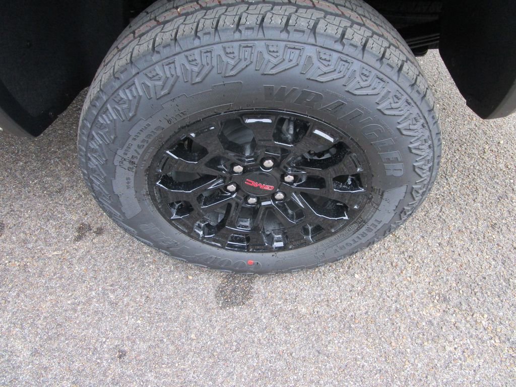 New 2026 GMC Canyon Elevation image 13