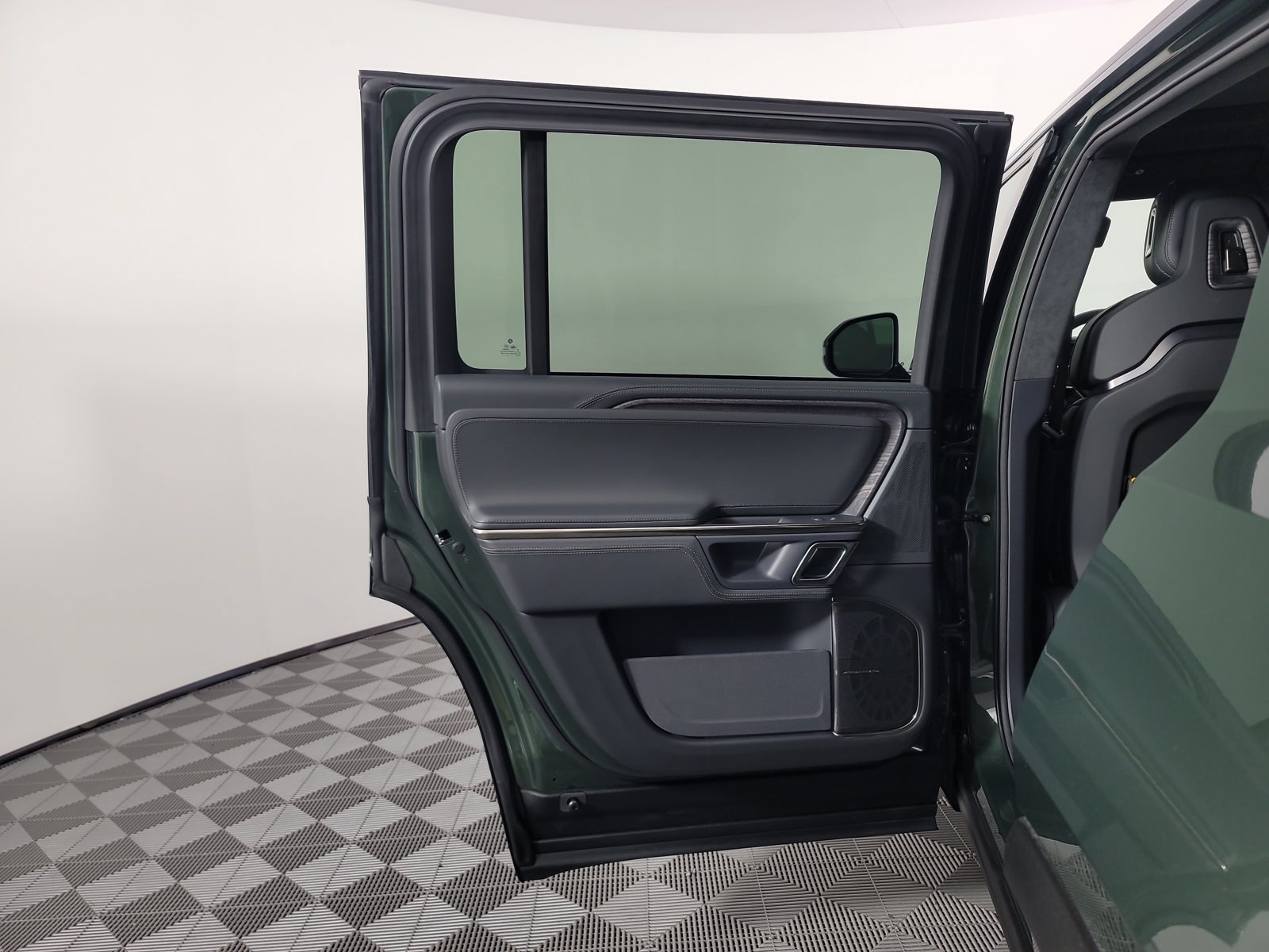 Used 2022 Rivian R1S Launch Edition Quad AWD/4WD image 17