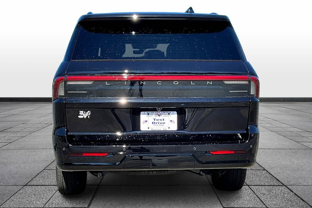New 2025 Lincoln Navigator Reserve w/ Jet Appearance Package image 4