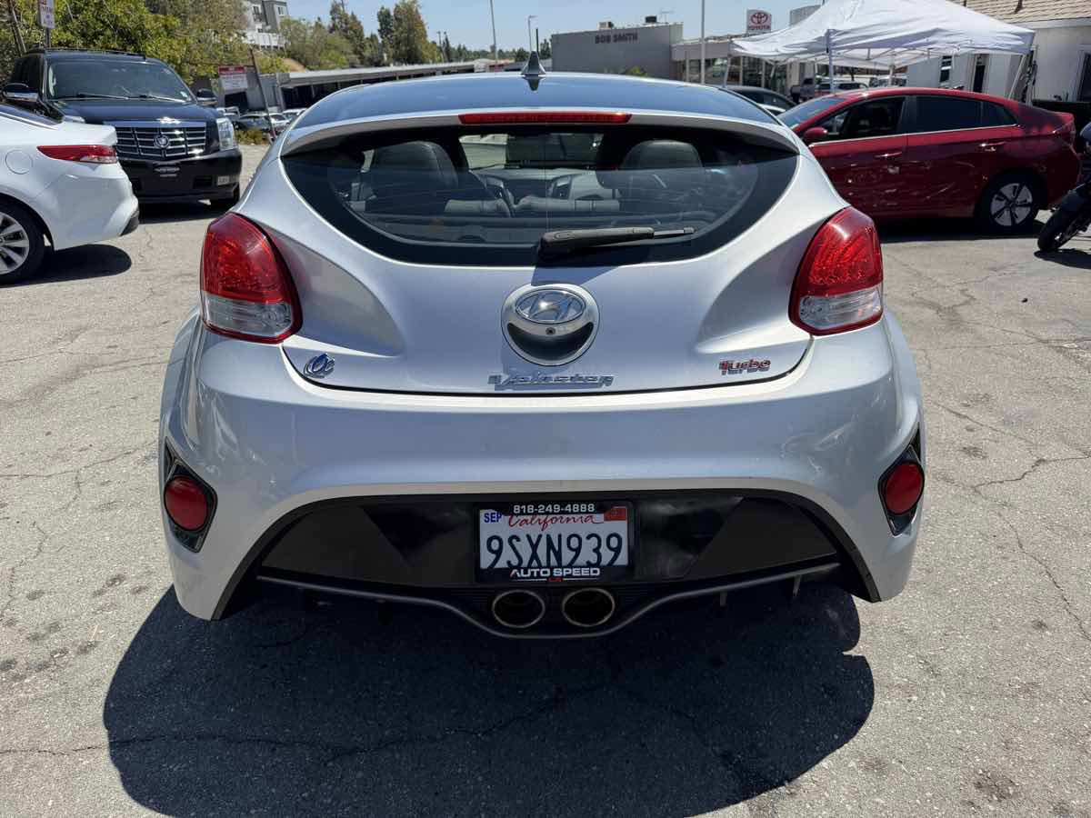Used 2016 Hyundai Veloster Turbo FWD image 5