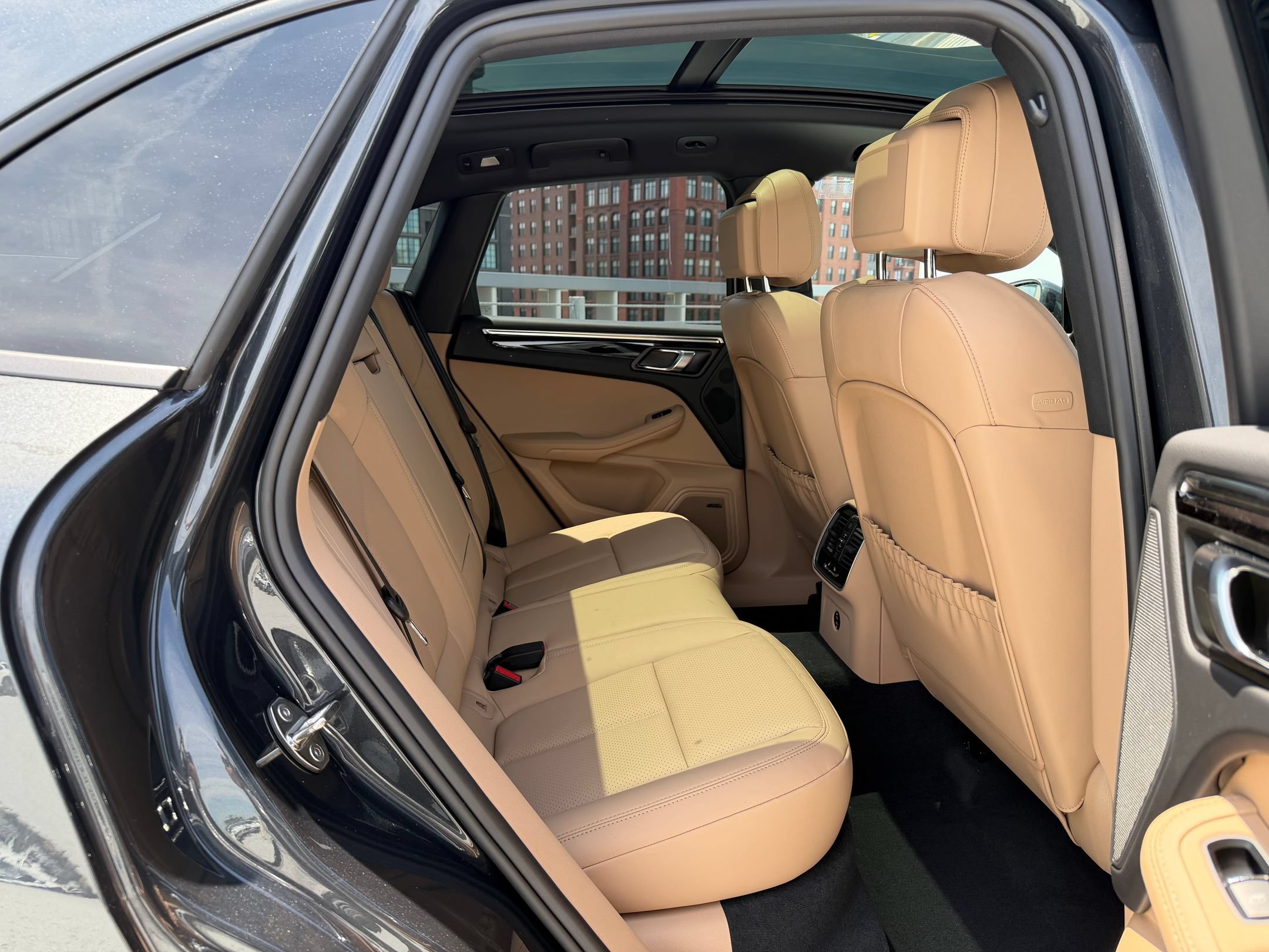 Used 2026 Porsche Macan AWD/4WD image 18