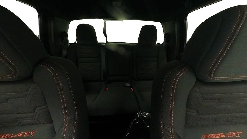 Used 2024 Nissan Frontier PRO-4X w/ Technology Package AWD/4WD image 25
