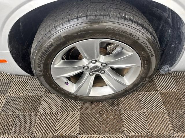 Used 2022 Dodge Challenger SXT RWD image 32