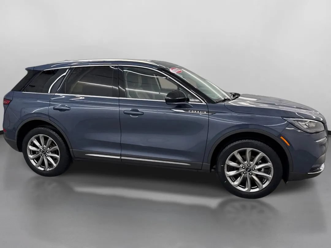 Used 2022 Lincoln Corsair AWD w/ Premium Package image 11