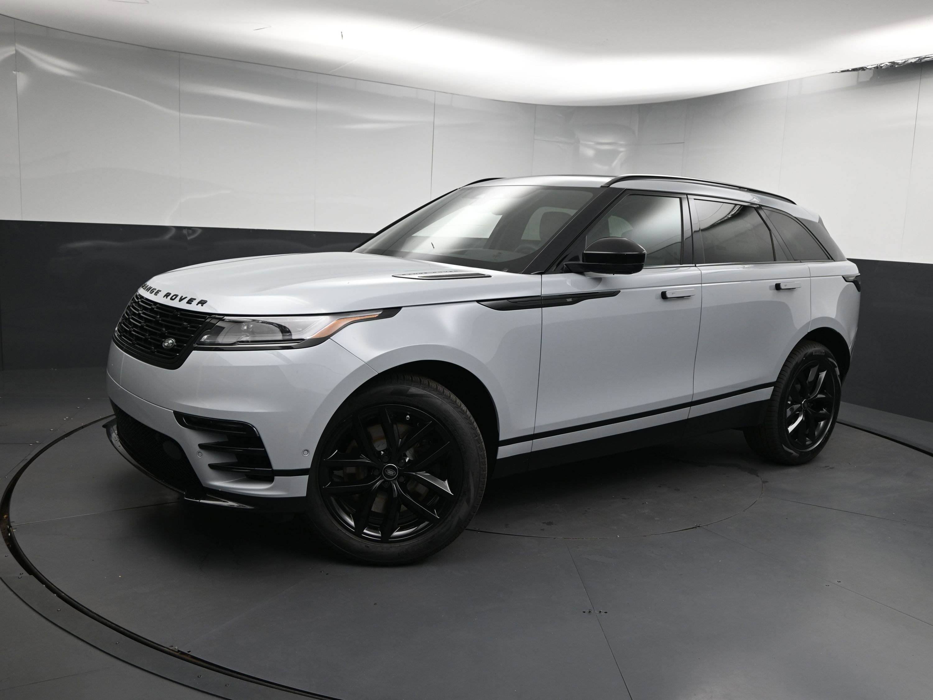 New 2026 Land Rover Range Rover Velar Dynamic SE video 1