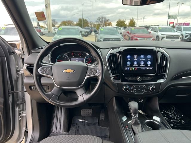 Used 2022 Chevrolet Traverse LT image 22