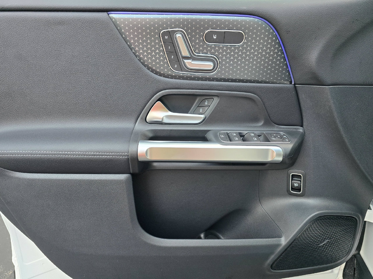 New 2026 Mercedes-Benz GLB 250 4MATIC image 13