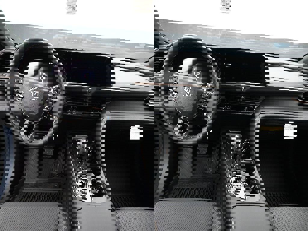 New 2025 Toyota Crown Signia image 10