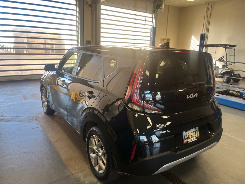 Used 2025 Kia Soul LX w/ LX Technology Package FWD image 5