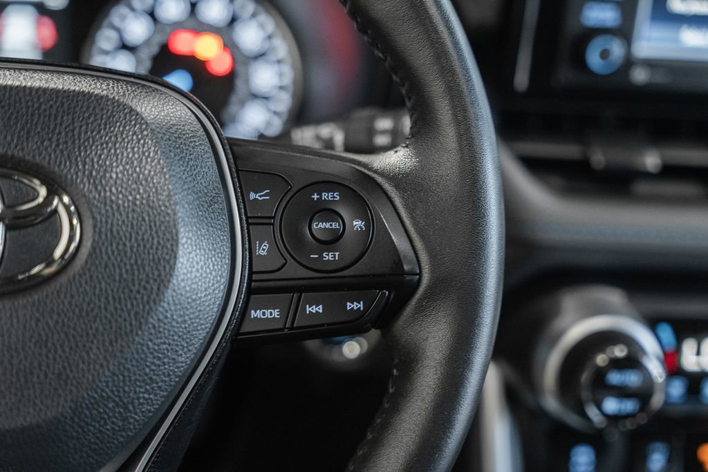 Used 2022 Toyota RAV4 SE w/ Convenience Package image 31