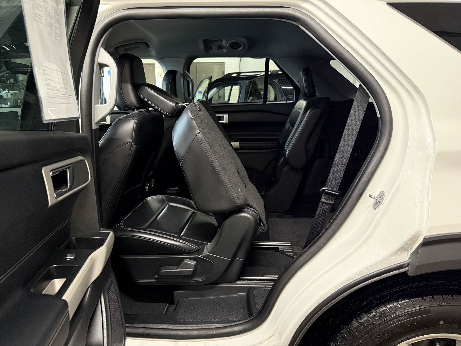 Certified 2021 Ford Explorer XLT w/ Equipment Group 202A AWD/4WD image 20