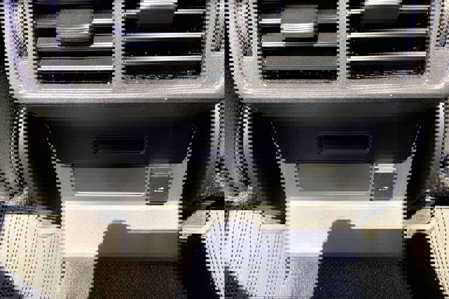 Used 2023 Land Rover Range Rover Velar R-Dynamic S AWD/4WD image 34