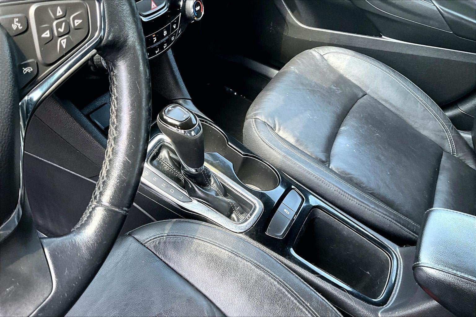Used 2018 Chevrolet Cruze Premier FWD image 16