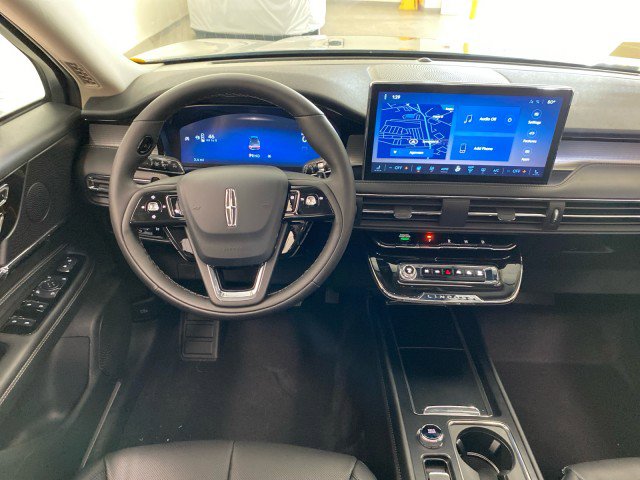 New 2025 Lincoln Corsair AWD w/ Equipment Group 101A image 11