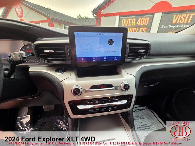 Used 2024 Ford Explorer XLT AWD/4WD image 17