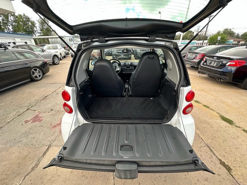 Used 2012 smart fortwo pure RWD image 10