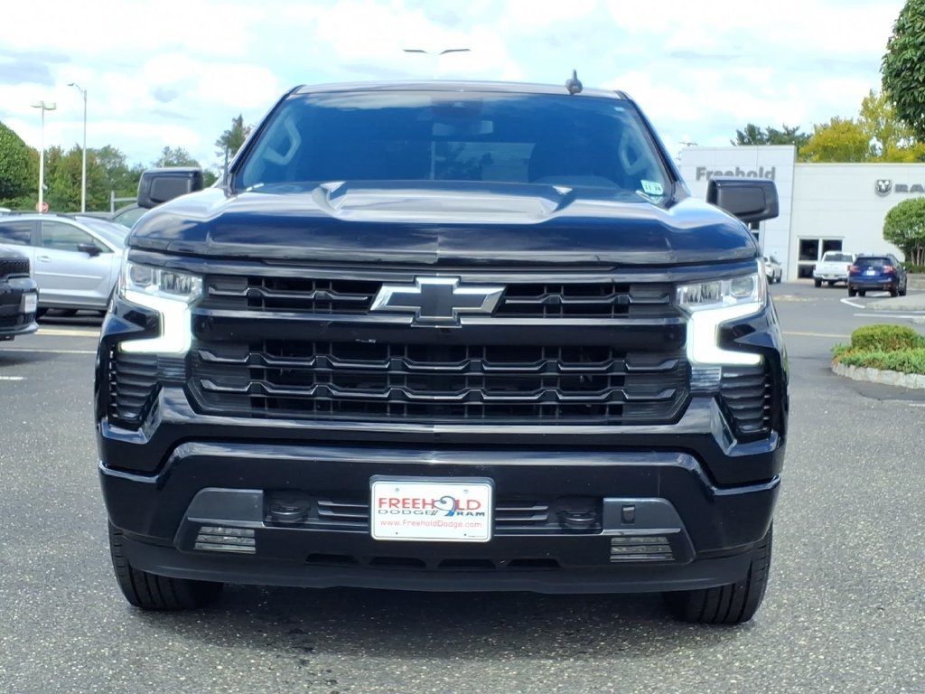 Used 2023 Chevrolet Silverado 1500 RST AWD/4WD image 2